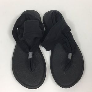 Sanuk black shoes size 8
